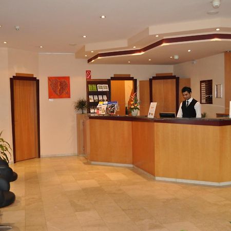 Trip Inn Hotel Frankfurt Airport リュッセルスハイム エクステリア 写真