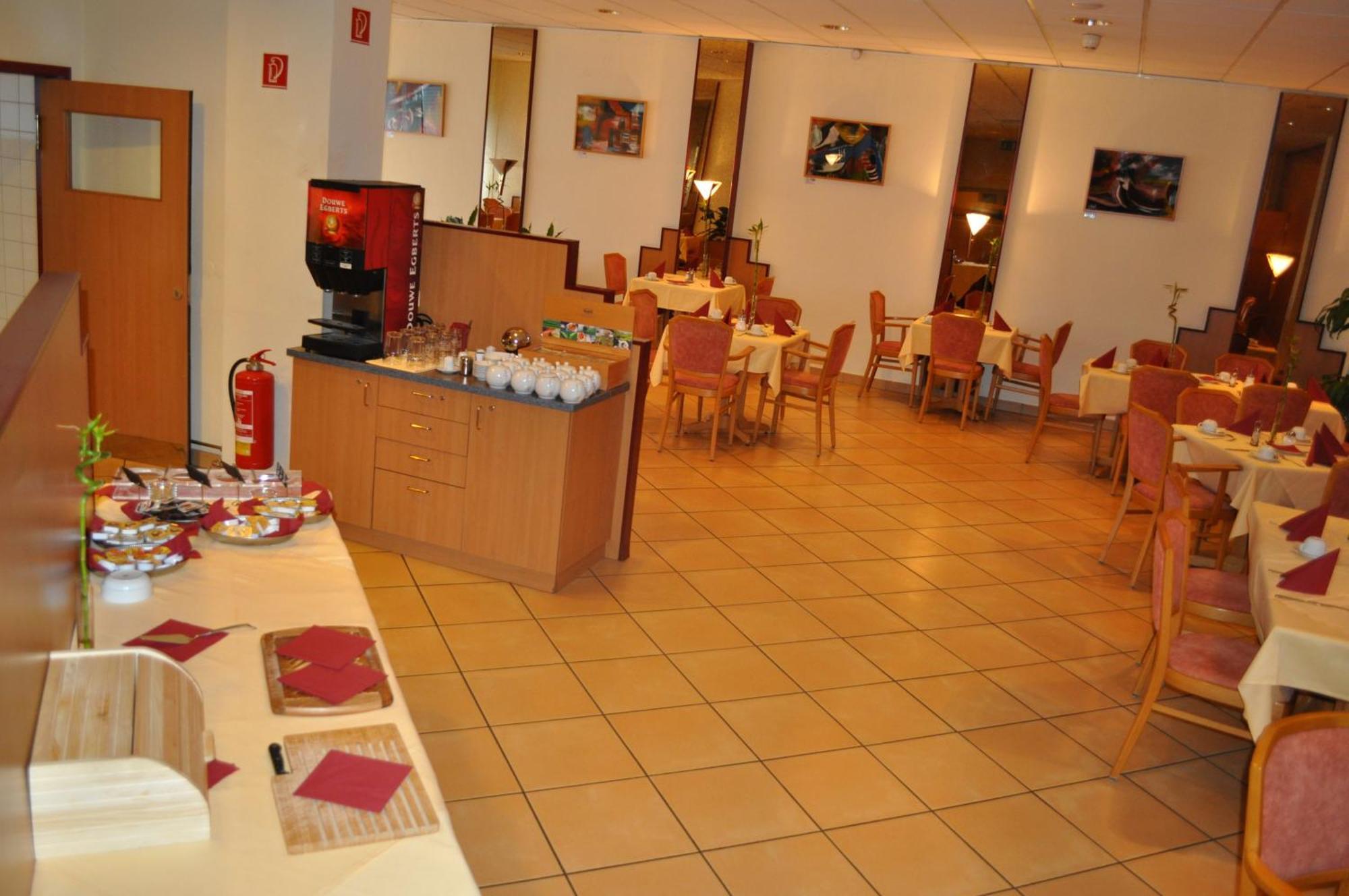 Trip Inn Hotel Frankfurt Airport リュッセルスハイム エクステリア 写真