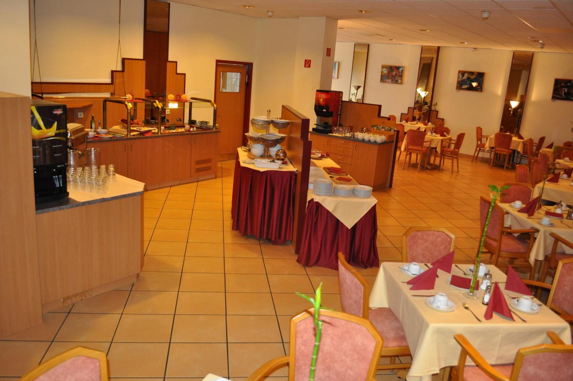 Trip Inn Hotel Frankfurt Airport リュッセルスハイム エクステリア 写真