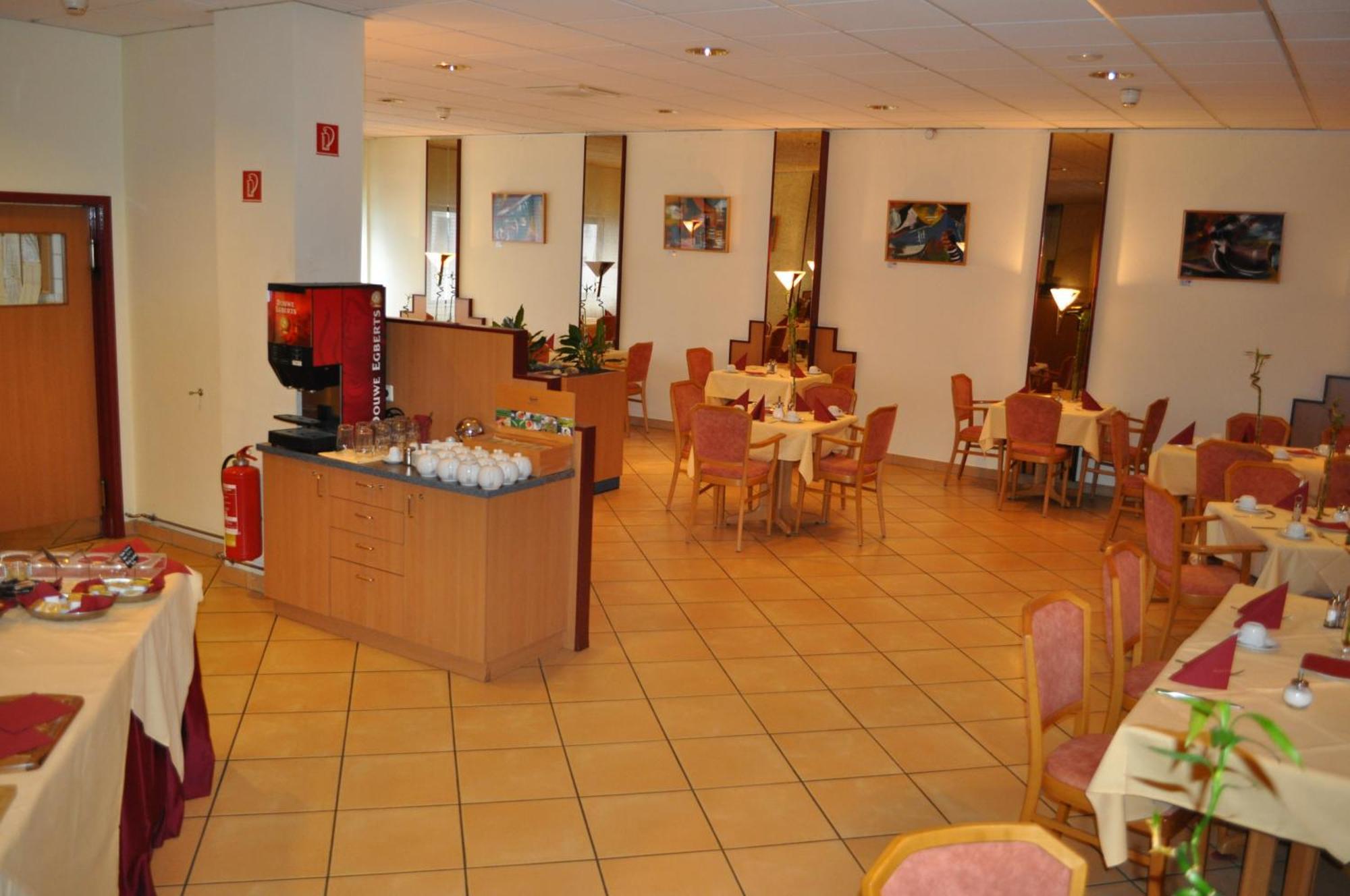 Trip Inn Hotel Frankfurt Airport リュッセルスハイム エクステリア 写真