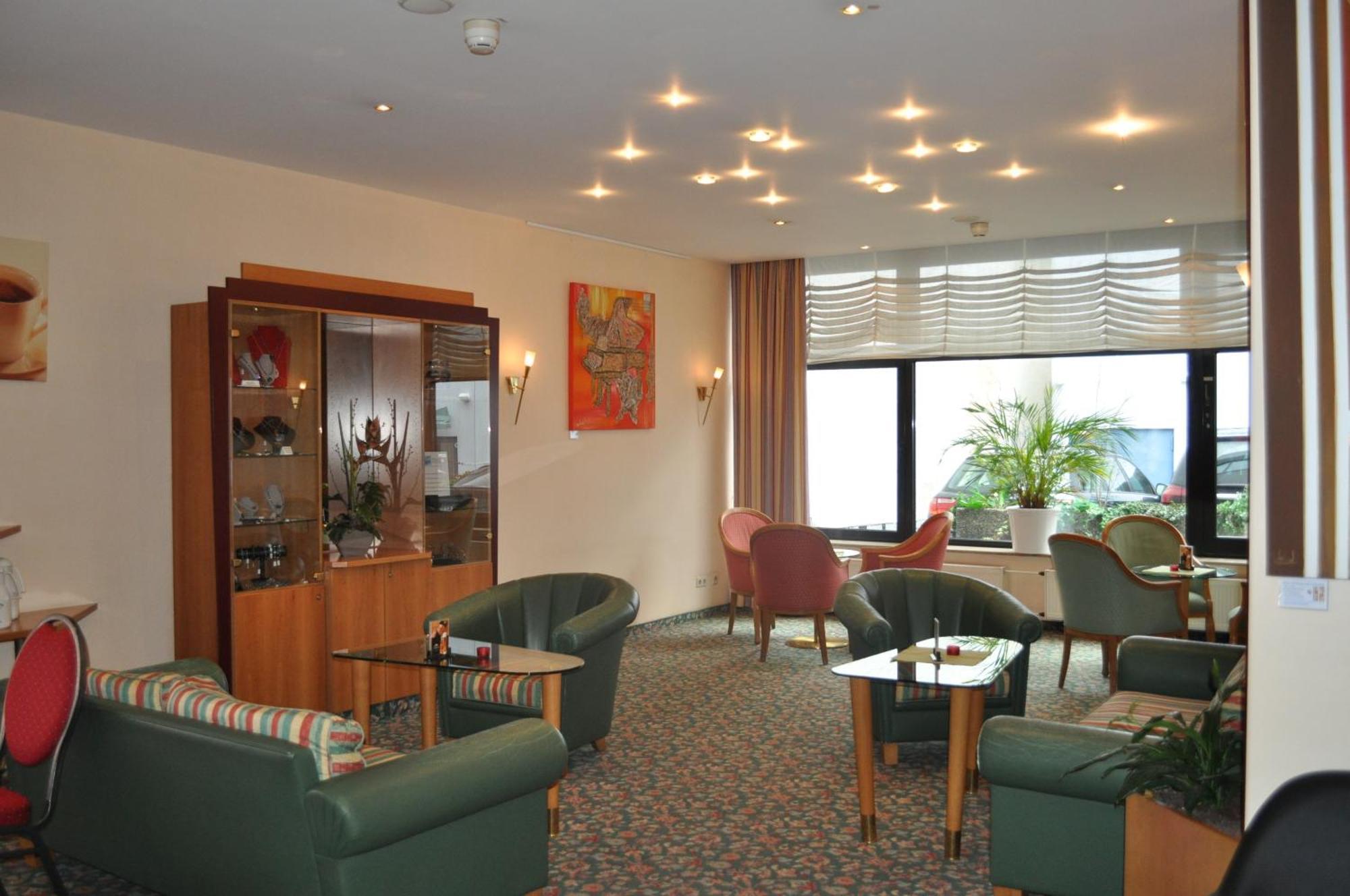 Trip Inn Hotel Frankfurt Airport リュッセルスハイム エクステリア 写真