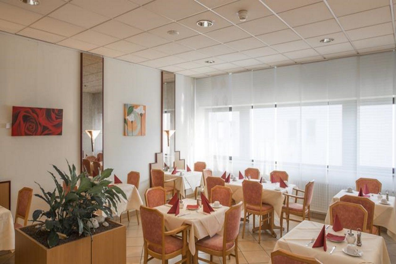 Trip Inn Hotel Frankfurt Airport リュッセルスハイム エクステリア 写真