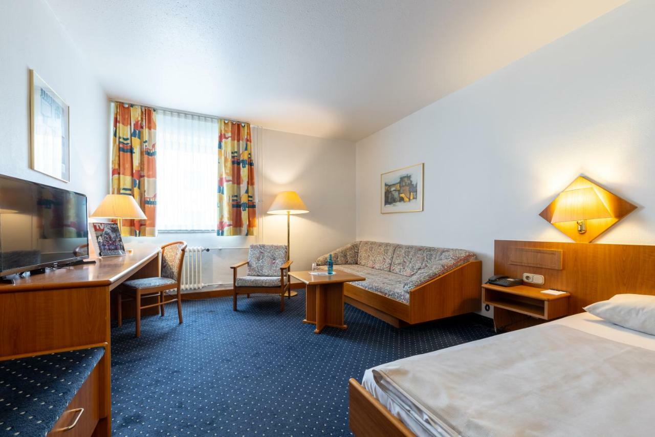 Trip Inn Hotel Frankfurt Airport リュッセルスハイム エクステリア 写真
