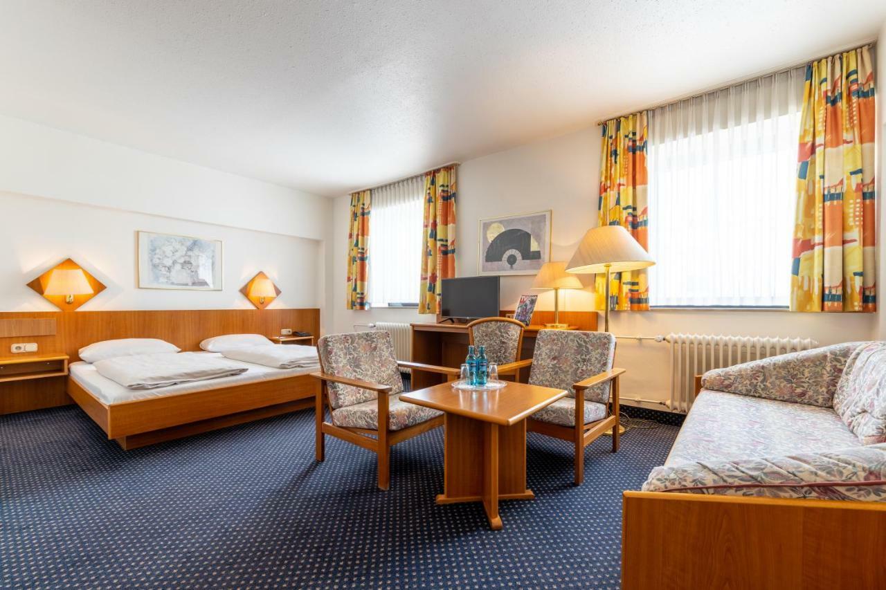 Trip Inn Hotel Frankfurt Airport リュッセルスハイム エクステリア 写真