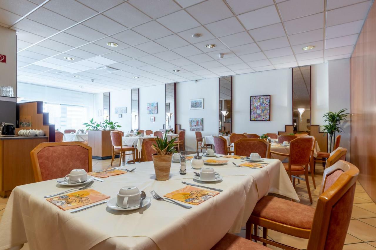 Trip Inn Hotel Frankfurt Airport リュッセルスハイム エクステリア 写真