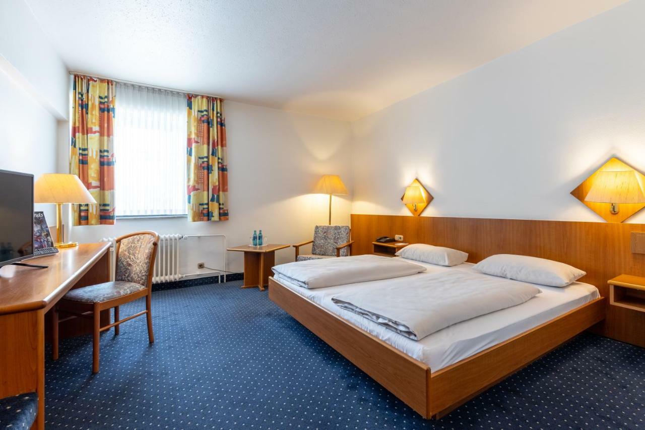 Trip Inn Hotel Frankfurt Airport リュッセルスハイム エクステリア 写真