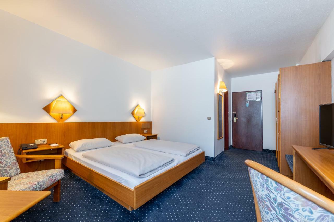 Trip Inn Hotel Frankfurt Airport リュッセルスハイム エクステリア 写真